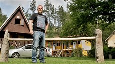 Vladimír Novotný opravil a provozuje kemp Karolina Dolina, kde v minulosti... Vladimír Novotný opravil a provozuje kemp Karolina Dolina, kde v minulosti...