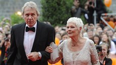David Mills a Judi Denchová (Karlovy Vary, 1. července 2011) David Mills a Judi Denchová (Karlovy Vary, 1. července 2011)