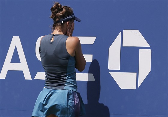 NEJDE TO. Smutná Barbora Strýcová ve druhém kole US Open s Jennifer Bradyovou.