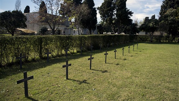 Hroby nmeckch nmonk z bitevn lodi Admiral Graf Spee v Montevideu (17. srpna 2017)
