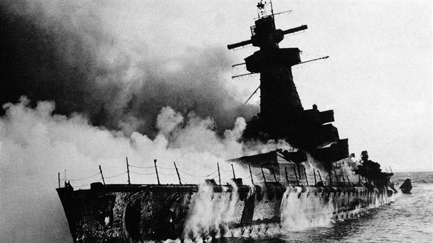 Bitevn lo Admiral Graf Spee byla v prosinci 1939 na rozkaz svho kapitna potopena nedaleko Montevidea