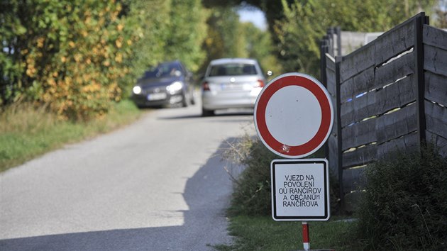 Od poloviny ervence vydal Ranov nkolik stovek ronch povolenek na prjezd silnic kolem blzkho lomu.