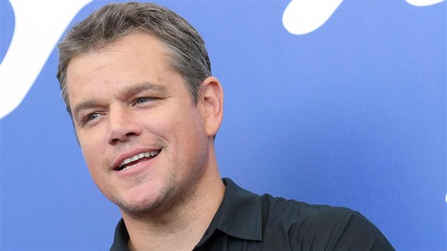 Herec Matt Damon pzuje fotografm ped zahjenm 74. ronku bentskho festivalu (30. srpna 2017).