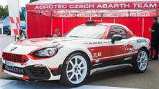 Nový závodní vůz Abarth 124 Rally má šestnáctiventilový čtyřválec 1,8 litru z... Nový závodní vůz Abarth 124 Rally má šestnáctiventilový čtyřválec 1,8 litru z...