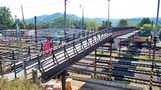 Rekonstrukci lávky přes horní nádraží v Karlových Varech zkomplikoval... Rekonstrukci lávky přes horní nádraží v Karlových Varech zkomplikoval...