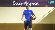 Lubo Rika bhem tréninku eských basketbalist v Klui