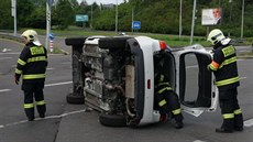 Hasiči zkoumali, zda unikly provozní kapaliny. Hasiči zkoumali, zda unikly provozní kapaliny.