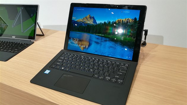 Společnost Acer představila v rámci veletrhu IFA 2017 první ultratenký notebook... Společnost Acer představila v rámci veletrhu IFA 2017 první ultratenký notebook...