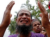 Rohingové protestují před barmskou ambasádou v malajsijském Kuala Lumpuru (8.... Rohingové protestují před barmskou ambasádou v malajsijském Kuala Lumpuru (8....