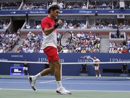 DOBR PRCE. Roger Federer se raduje po vyhran vmn v utkn druhho kola US...