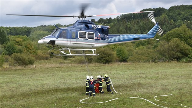 Cvien Forest Fires na Karlovarsku se zastnilo na pt stovek hasi (2. z 2017)