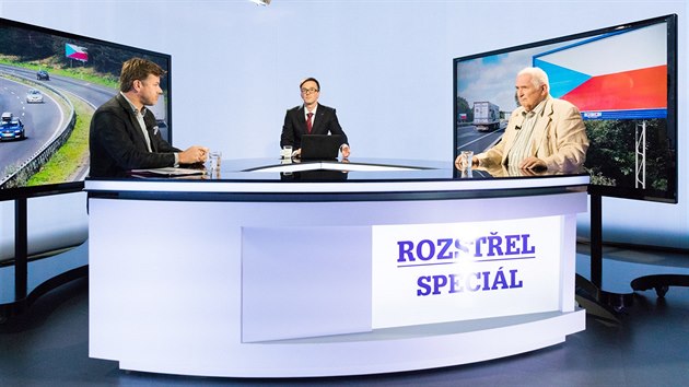 Marek Pavlas ze Svazu provozovatel venkovn reklamy (vlevo) a dopravn expert Ji Landa v diskusnm poadu iDNES.cz Rozstel (5. z 2017)