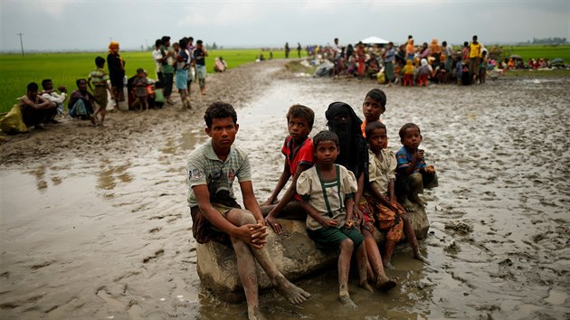 Hranice Banglade a Barmy pely od srpna desetitisce Rohing. (3. z 2017)