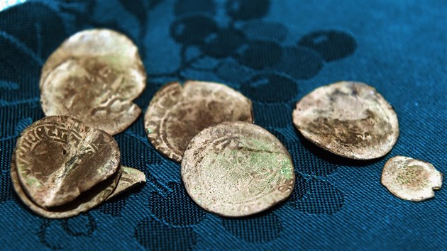 Mezi nalezenmi mincemi u Roudnice jsou teba stbrn groe.