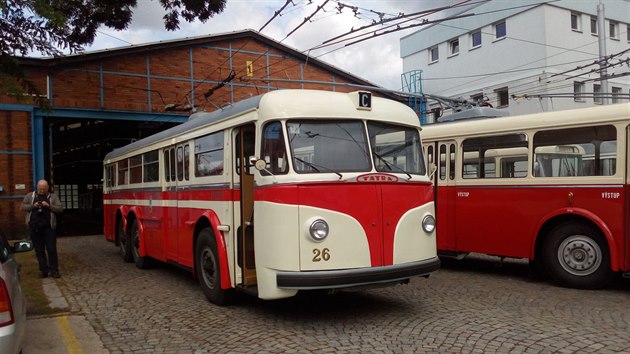 Dopravn podnik veejnosti u pleitosti oslav uke trolejbusov veterny.