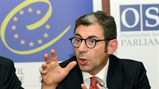 Bývalý italský poslanec a mluvčí Parlamentního shromáždění Rady Evropy Luca... Bývalý italský poslanec a mluvčí Parlamentního shromáždění Rady Evropy Luca...