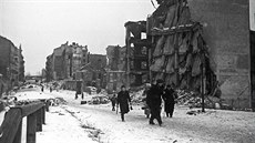 Varšava poničená Němci během druhé světové války (leden 1945) Varšava poničená Němci během druhé světové války (leden 1945)