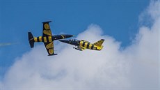 Vystoupení lotyské formace Baltic Bees na letecké pehlídce CIAF 2017 (2. záí...