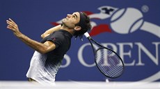 Podání Rogera Federera ve čtvrtfinále US Open proti Juanu Martinu del Potrovi. Podání Rogera Federera ve čtvrtfinále US Open proti Juanu Martinu del Potrovi.