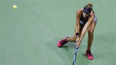 A u zem. Amerianka Madison Keysová vybírá míek v semifinále US Open.
