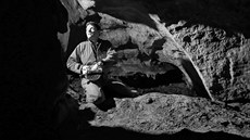 "Lezení do temného otvoru je ohromný zážitek provázený nadšením a zvědavostí,... "Lezení do temného otvoru je ohromný zážitek provázený nadšením a zvědavostí,...