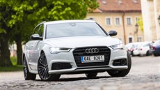 Silueta Audi A6 Avant je i pes svoje stáí stále pitalivá. Mluví se vak o...