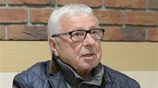 Legendární hokejový kouč Luděk Bukač starší. Legendární hokejový kouč Luděk Bukač starší.