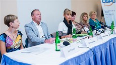 Odboráři z řetězce prodejen Vesna informují o výsledcích vyjednávání a výši... Odboráři z řetězce prodejen Vesna informují o výsledcích vyjednávání a výši...
