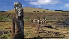 Velikononí ostrov  Ahu Tongariki  nejvtí sousoí na ostrov s 15 moai....