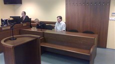 Martin Vítek u Krajského soudu v Hradci Králové (5. 9. 2017) Martin Vítek u Krajského soudu v Hradci Králové (5. 9. 2017)