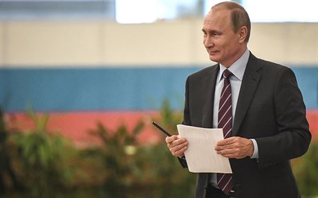 Ruský prezident Vladimir Putin hlasuje v komunálních volbách (10. záí 2017)