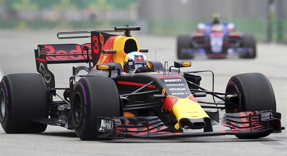 Daniel Ricciardo v tréninku na Velkou cenu Singapuru.