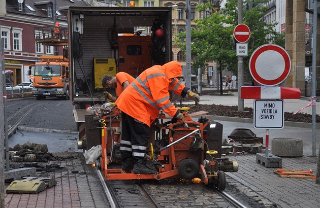 Velké dopravní komplikace pidlává v souasnosti v Liberci uzavení Rumunské...