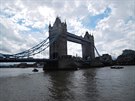 V Londýně se říká, že vidět otevřený Tower Bridge přináší štěstí, nebot´je to velmi vzácná událost. V Londýně se říká, že vidět otevřený Tower Bridge přináší štěstí, nebot´je to velmi vzácná událost.