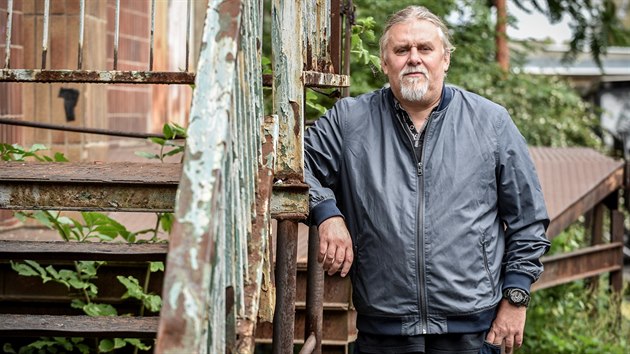 Básník Tomáš Koudela pochází z Havířova. K Ostravě měl dlouho špatný vztah a... Básník Tomáš Koudela pochází z Havířova. K Ostravě měl dlouho špatný vztah a...