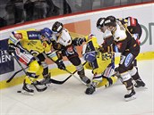 Mela u mantinelu v utkání mezi Jihlavou a Zlínem. Mela u mantinelu v utkání mezi Jihlavou a Zlínem.