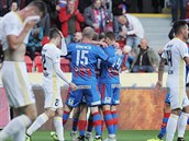 Fotbalisté Plzně se radují z gólu Daniela Koláře. Fotbalisté Plzně se radují z gólu Daniela Koláře.