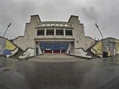 Brána borců u fotbalového stadionu v Plzni je ve špatném stavu. (14. 9. 2017) Brána borců u fotbalového stadionu v Plzni je ve špatném stavu. (14. 9. 2017)