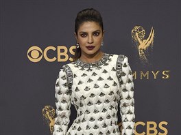 Priyanka Chopra na cenách Emmy (Los Angeles, 17. záí 2017)