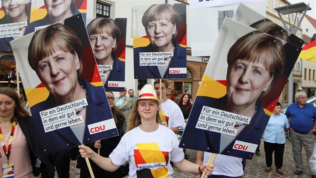 Stoupenci Angely Merkelov v saskm Torgau (6. z 2017)