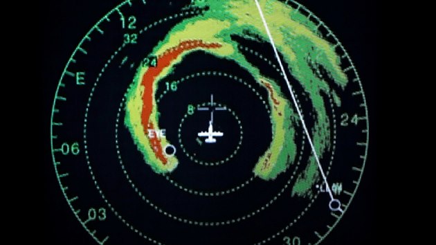 Snmek ukazuje polohu letounu v oku huriknu Irma.