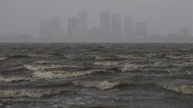 Hurikn Irma se pesunuje na Floridu (10. z 2017).