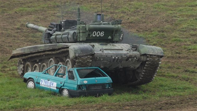 Dynamická ukázka modifikovaného pancéového bojového tanku T-72M4 CZ