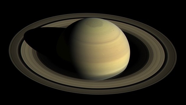 Severn polokoule Saturnu se pipravuje na lto (z 2016)
