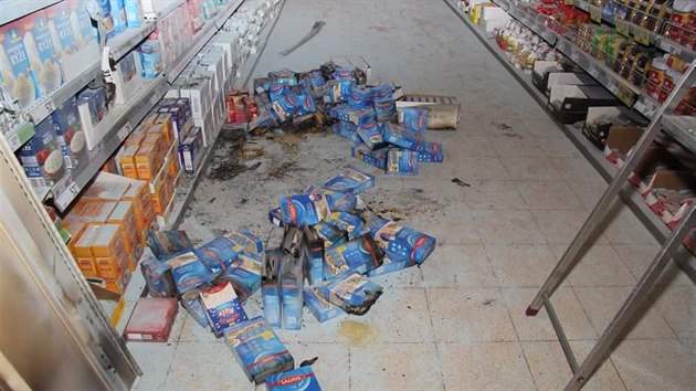 Mladk zaplil v perovskm supermarketu s pomoc tuhho podpalovae zbo v reglu, kody jdou do destek tisc.