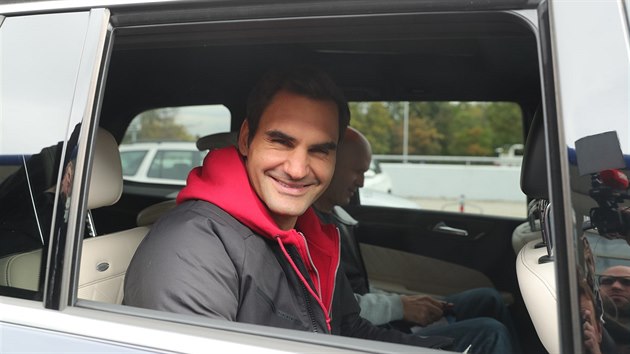 Roger Federer m z praskho letit Vclava Havla do hotelu.