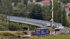 Práce na stavbě protihlukové stěny na jihovýchodním obchvatu Chebu. Práce na stavbě protihlukové stěny na jihovýchodním obchvatu Chebu.