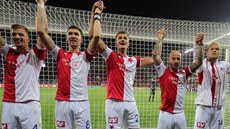 Hráči Slavie slaví vítězství v derby proti Spartě. Hráči Slavie slaví vítězství v derby proti Spartě.