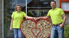 Ukovi si rozdělili v penzionu role. Jaroslav zastává funkci jakéhosi... Ukovi si rozdělili v penzionu role. Jaroslav zastává funkci jakéhosi...