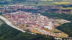 Areál Spolany je jen o málo menší než město Neratovice. Ještě v polovině 90.... Areál Spolany je jen o málo menší než město Neratovice. Ještě v polovině 90....